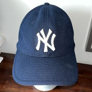 New York Yankees stretch fitted 100% polyester MLB navy blue baseball hat cap
